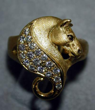 Horses: Mare Ring Pave 18k